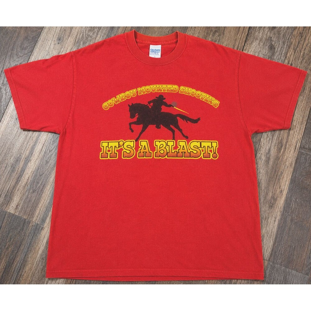 Vintage Cowboy Mounted Shooting T Shirt Mens L Red Horse Rodeo Western Gildan